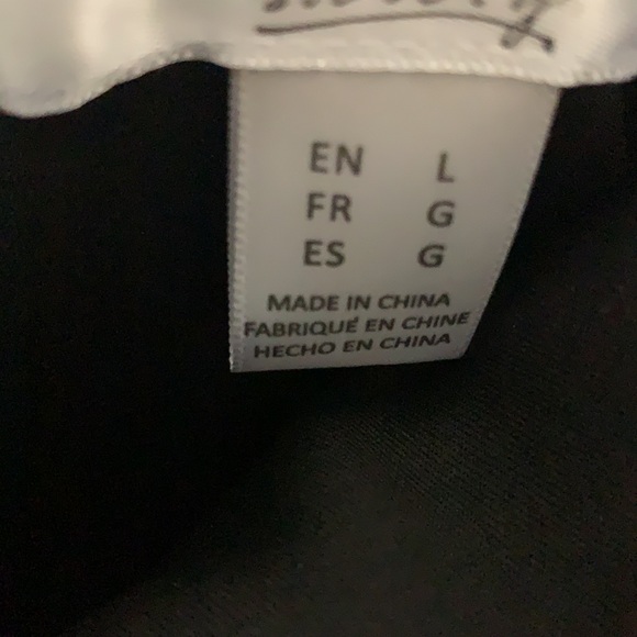 Black spaghetti strap peplum top - Picture 5 of 5